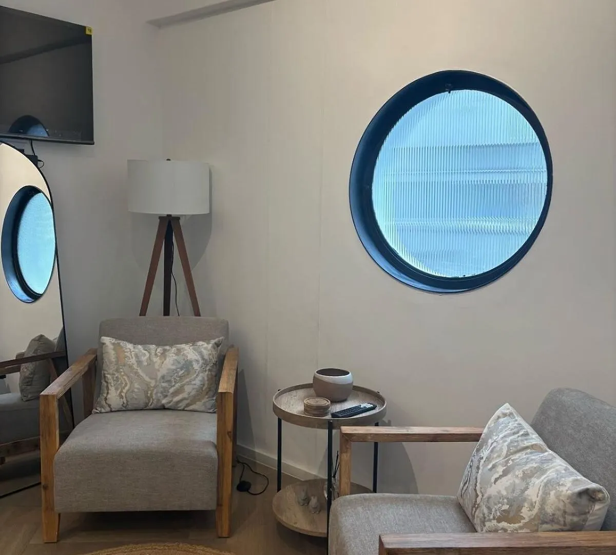 Apartment City Centre Studio With Pool At Zeeland Pier - 902 Cape Town